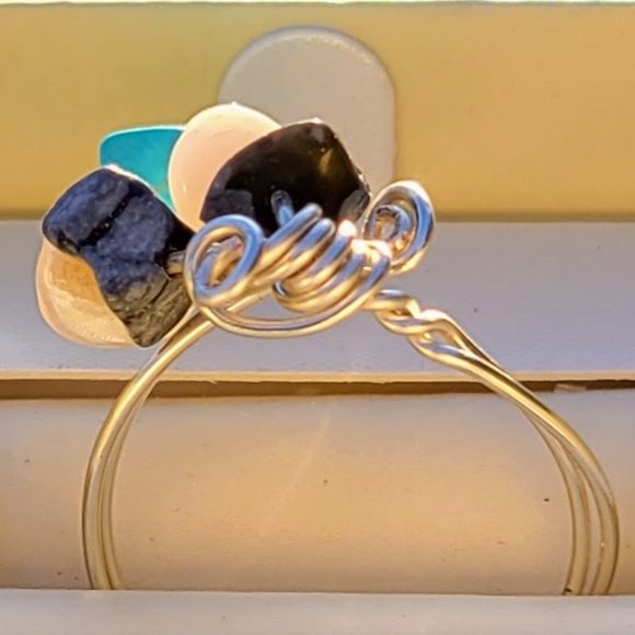 Hey, I'm Jules. I Accept All Reasonable Offers! I Make Hand-Crafted Jewelry! HMU - Picture 6 of 9